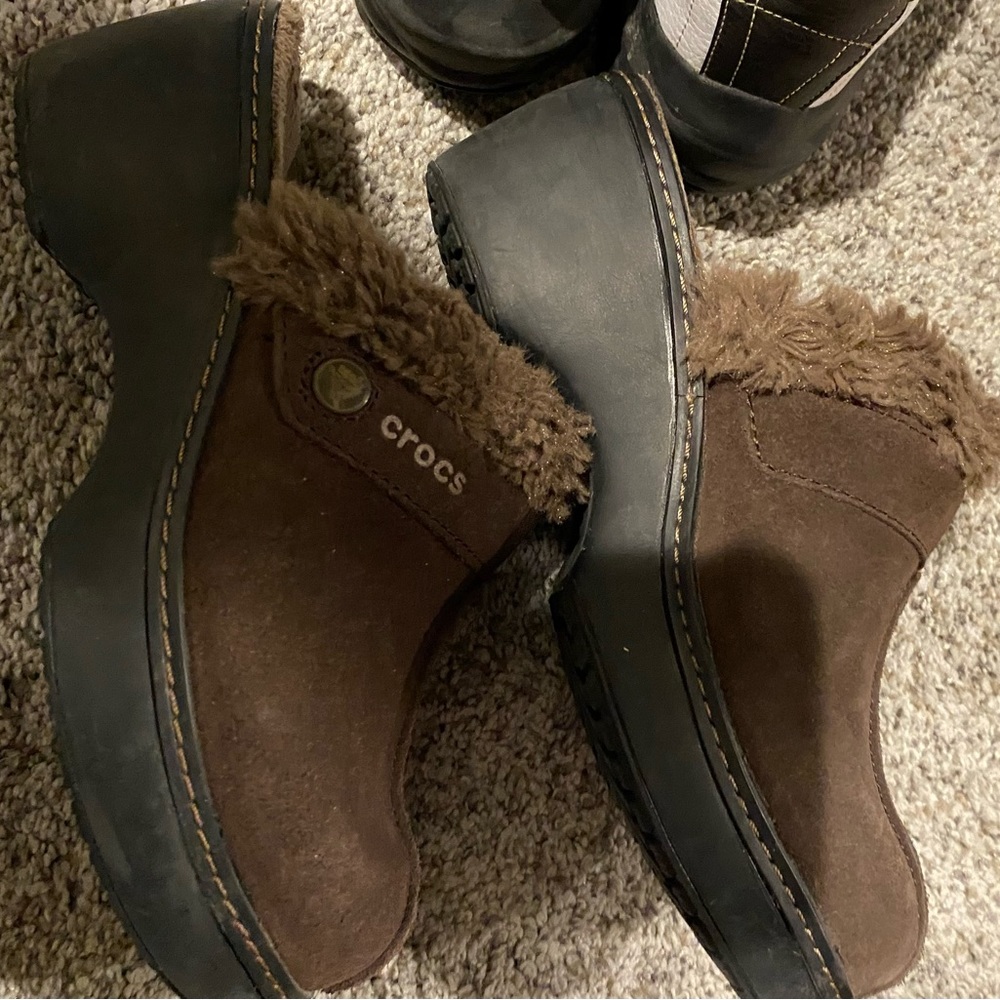 Crocs women’s size 7 slip on brown